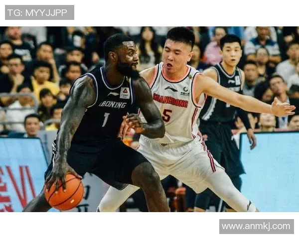 杭州足球队在城市联赛中强势领跑积分榜以100分稳居第一名