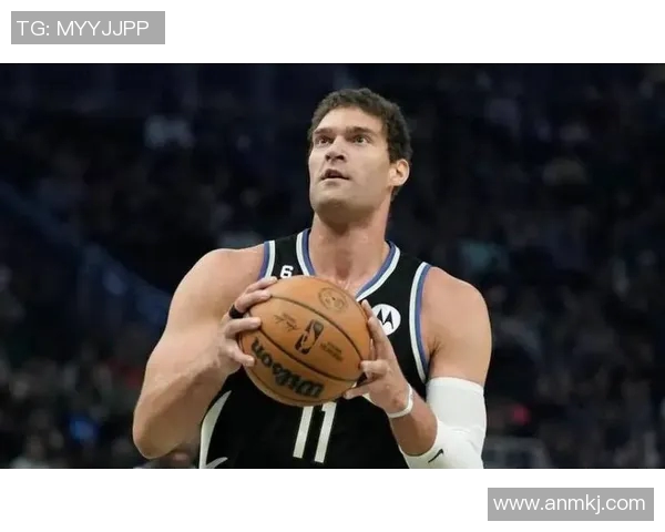 布鲁克洛佩斯：从篮坛新星到NBA冠军的传奇之路